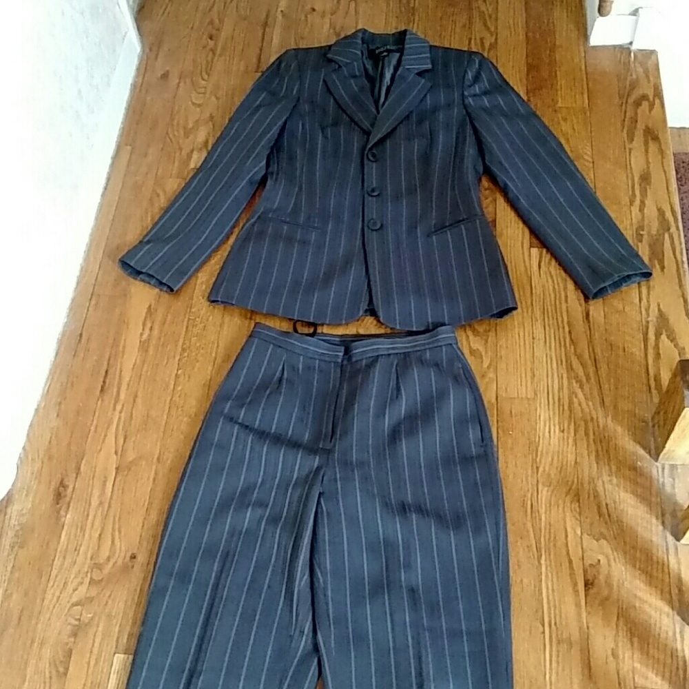 Beautiful Grey Kasper Suit